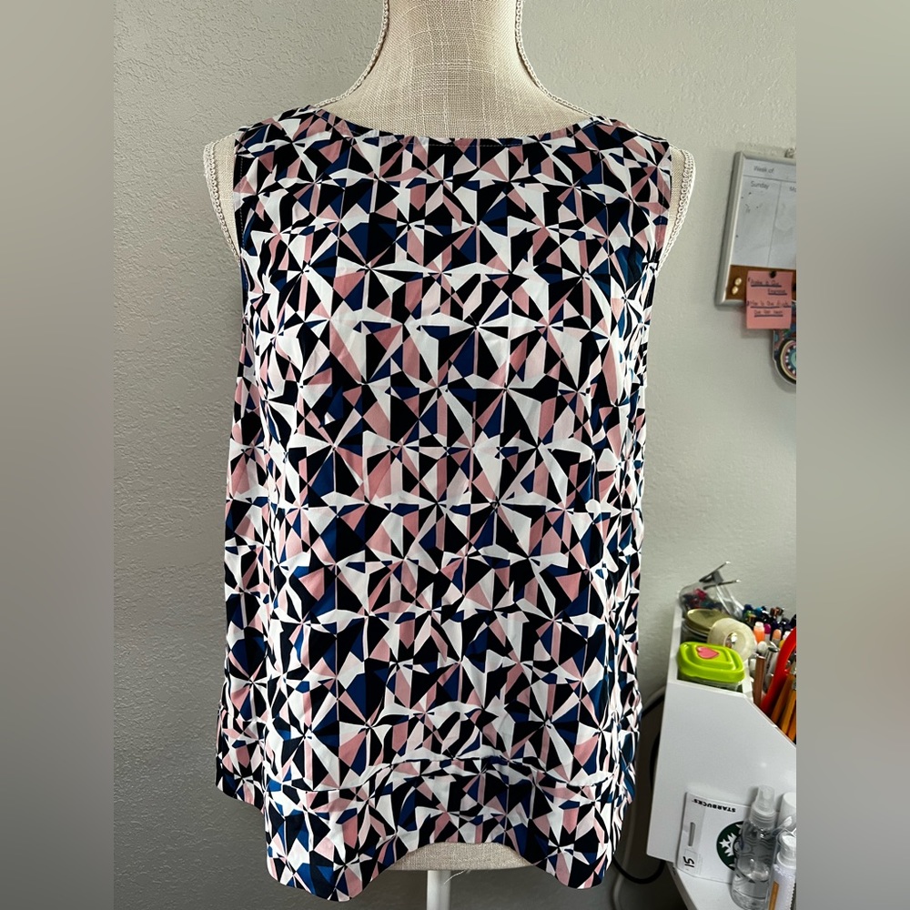 BANANA Republic” Ladies Top Size Small brand new